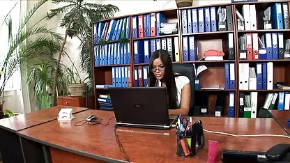 Nóng thư Ký trong giày cao gót phim sex loan luan co dien