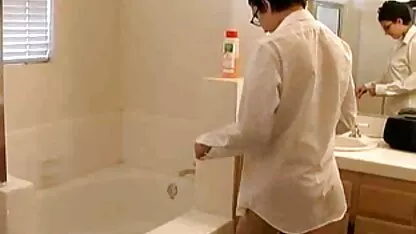 Rất nhiều lông nhọn miệng Ấn độ cô gái trong bồn tắm phin set xx