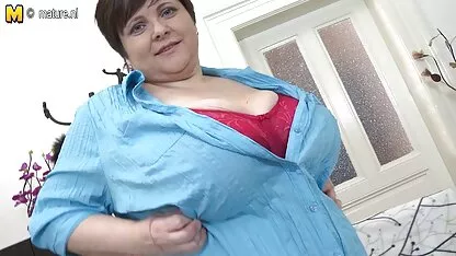 Lớn, mẹ chơi với mình clip sex tự quay việt nam