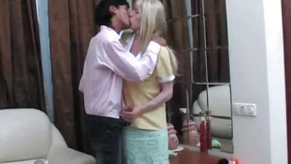 Thủ dâm, tóc vàng xxx me va con trai