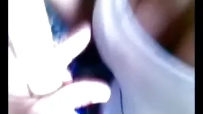 Đẩy trong xe và chơi sex phá trinh vietsub