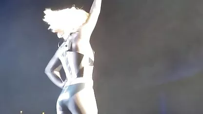 Britney spears, tủ quần áo bị trục trặc ở las vegas phim sexy vung trom