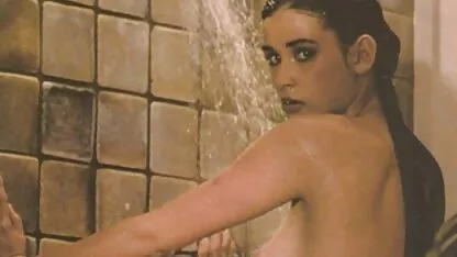 Demi moore bản! vo chong tre viet nam dit nhau