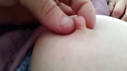 Chơi với cô ấy mệt mỏi tuổi teen và núm vú. phim xes hd