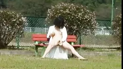 Mẹ công sân chơi gái ngành sexy