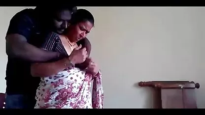 Bà già này là quái của chàng trai trẻ  phim xxx búp bê tình dục