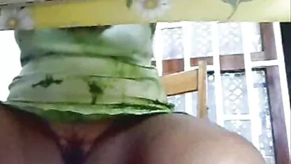 Mẹ tôi không có quần lót. Theo bảng cam