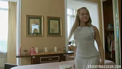 Nhút nhát thiếu niên biến thành một nóng và khó chịu chó!