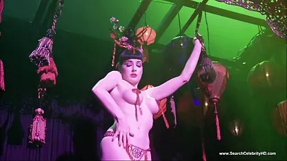 Kính người đàn ông ngực trần thoát y - hd nha nghi xxx
